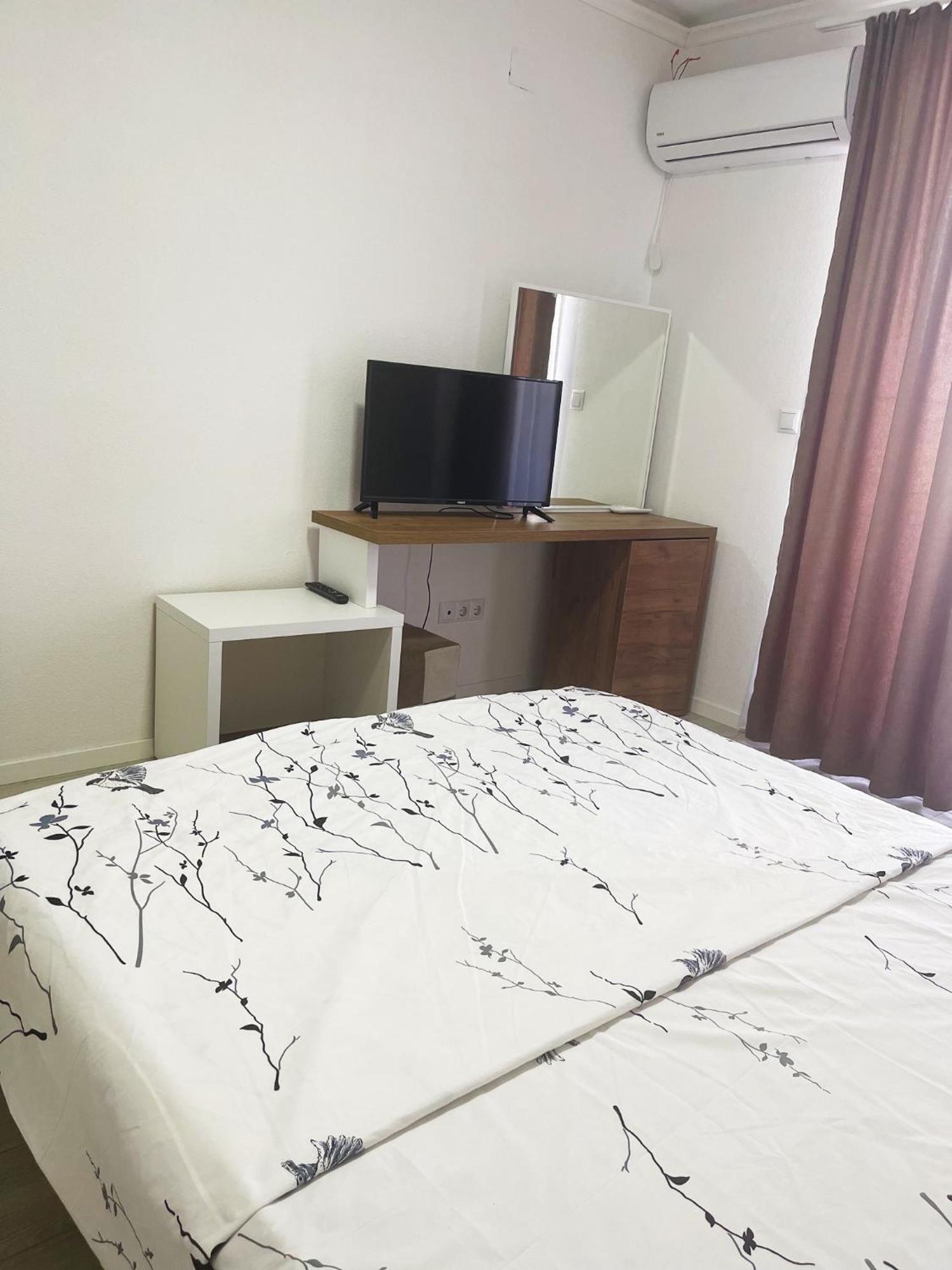 Infinity Plaza Hotel Gjakova Exterior foto
